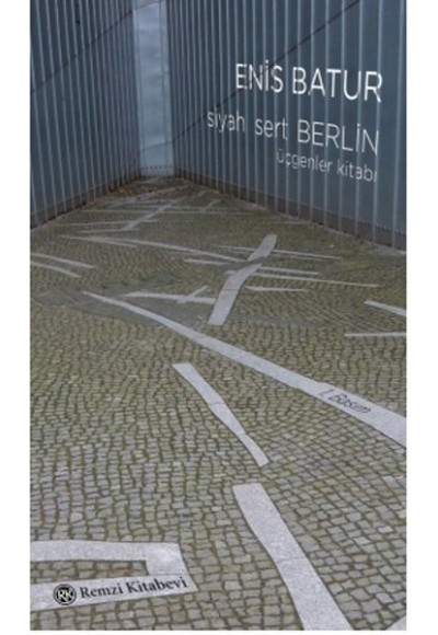 Siyah Sert Berlin